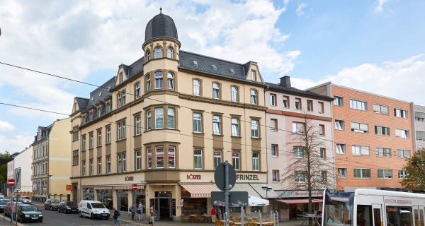 Blick vom Albertplatz. 3.OG mit Fahrstuhl erreichbar.